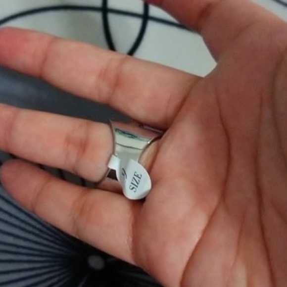 Sterling Silver 6.4CT cubic Zirconia Cocktail Ring - Picture 3 of 6